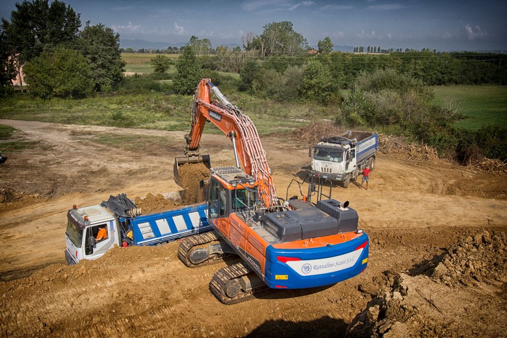 Lavori di movimento terra in Villanova d'Asti