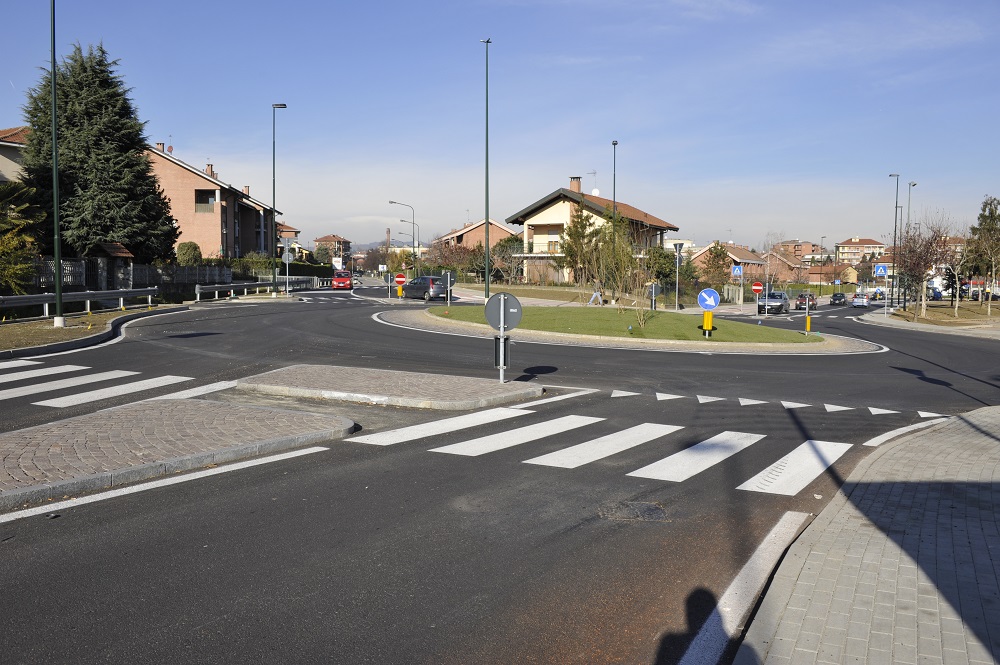 Realizzazione rotonda e viabilità in zona Ipercoop a Chieri (TO)